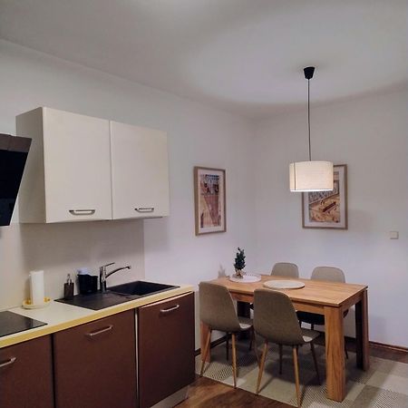 Apartment Carla Κάρλοβι Βάρι Εξωτερικό φωτογραφία