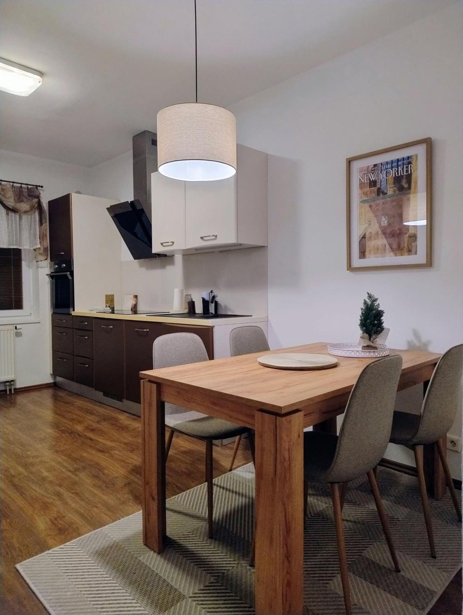 Apartment Carla Κάρλοβι Βάρι Εξωτερικό φωτογραφία