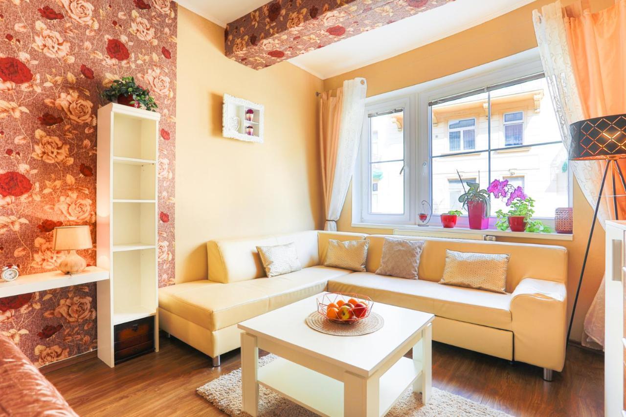 Apartment Carla Κάρλοβι Βάρι Εξωτερικό φωτογραφία