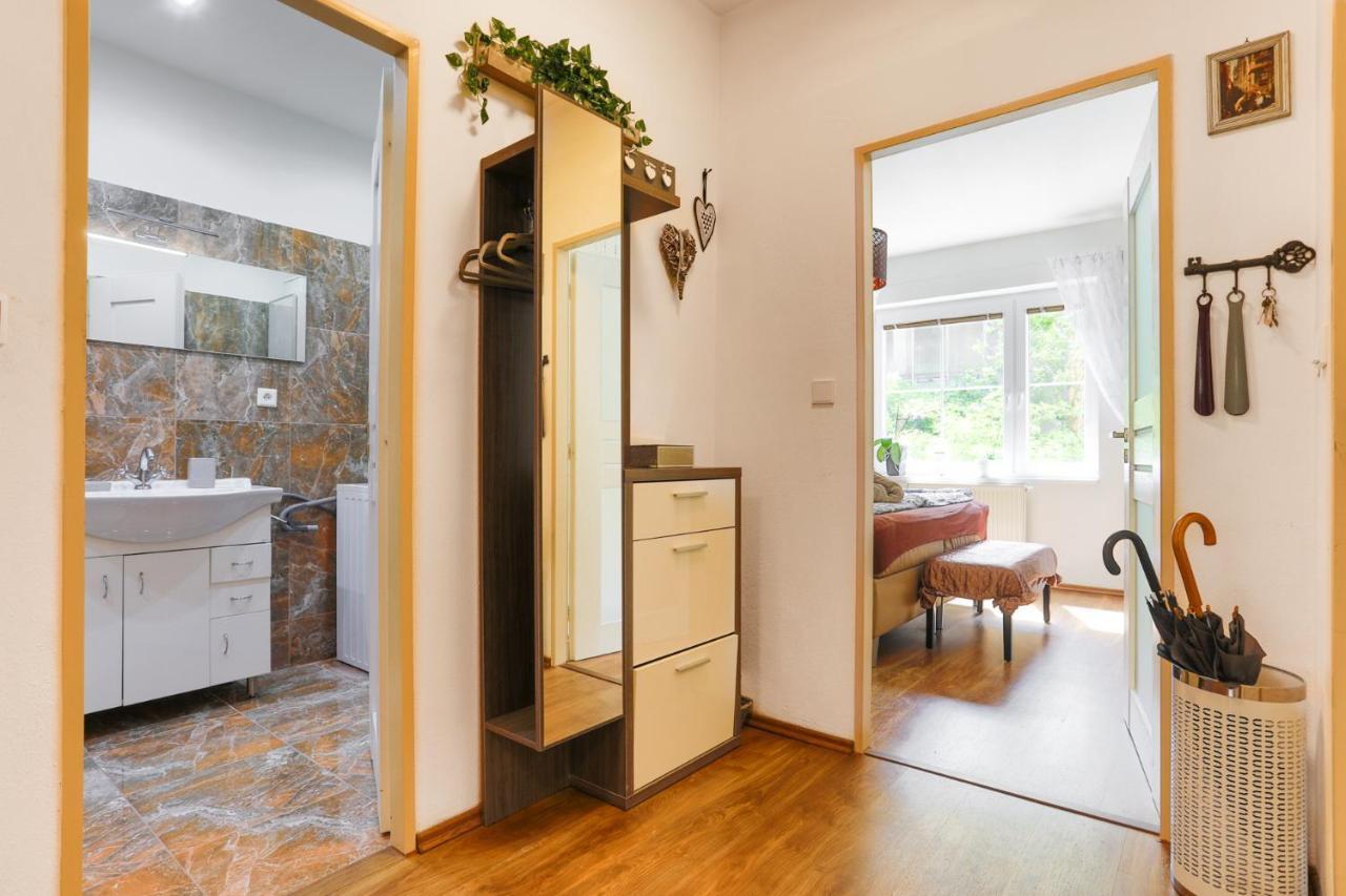 Apartment Carla Κάρλοβι Βάρι Εξωτερικό φωτογραφία