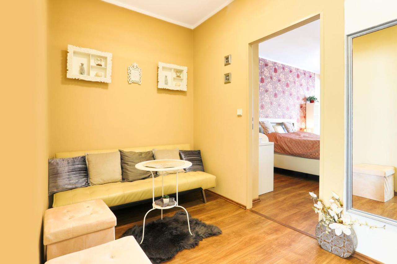 Apartment Carla Κάρλοβι Βάρι Εξωτερικό φωτογραφία